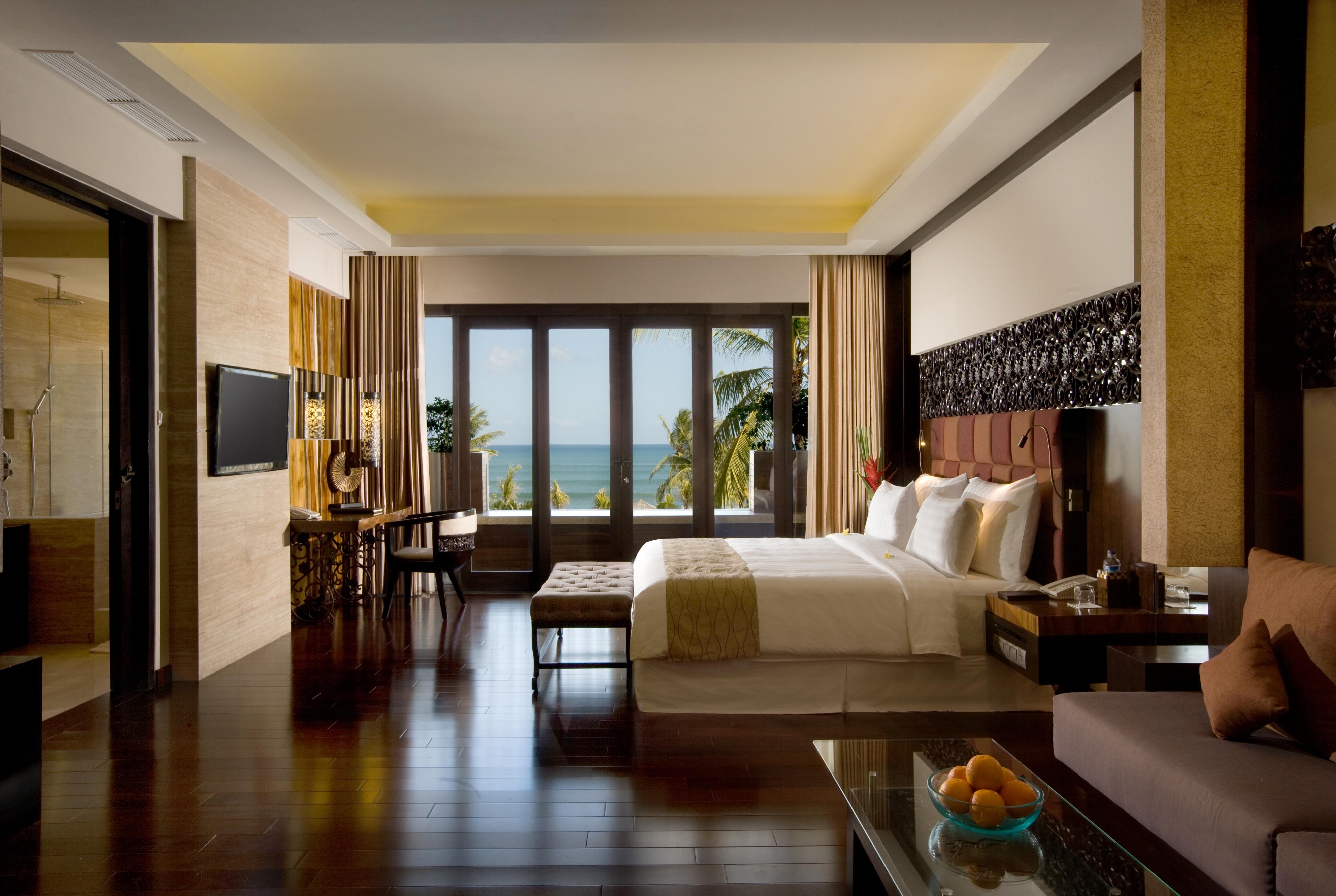 The Seminyak Beach Resort & Spa Ngoại thất bức ảnh A bedroom at the Taj Bengal