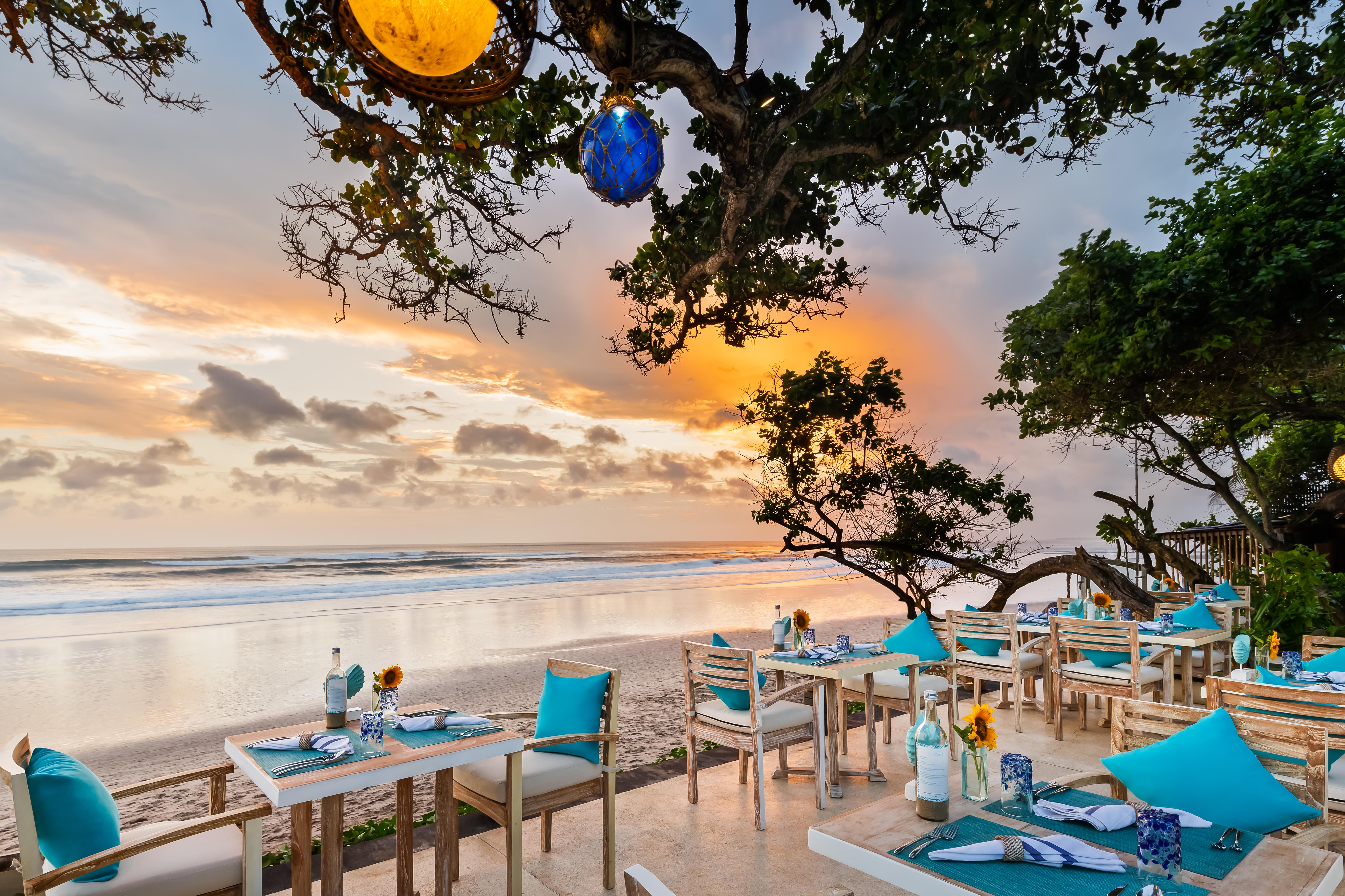 The Seminyak Beach Resort & Spa Ngoại thất bức ảnh Sunset at the beach
