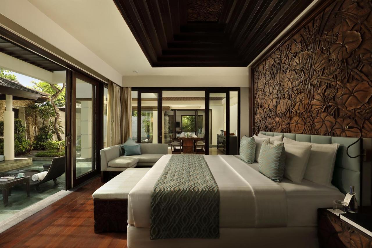 The Seminyak Beach Resort & Spa Ngoại thất bức ảnh A bedroom at the resort