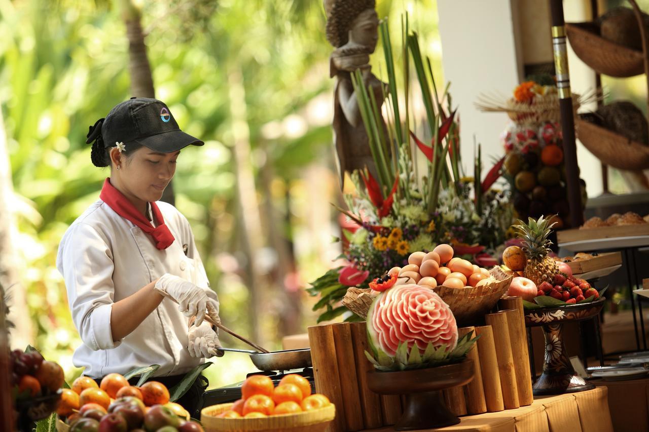 The Seminyak Beach Resort & Spa Ngoại thất bức ảnh Thai fruit carving