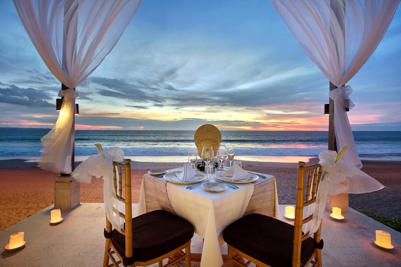 The Seminyak Beach Resort & Spa Ngoại thất bức ảnh Sunset dinner at the beach