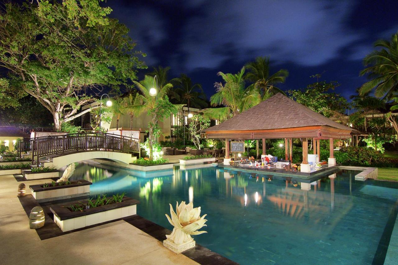 The Seminyak Beach Resort & Spa Ngoại thất bức ảnh The swimming pool at the resort