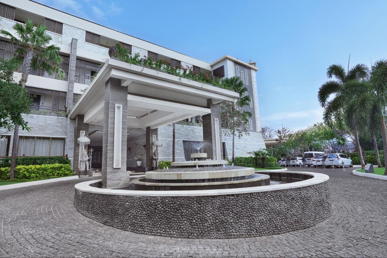 The Seminyak Beach Resort & Spa Ngoại thất bức ảnh The main entrance of the hotel